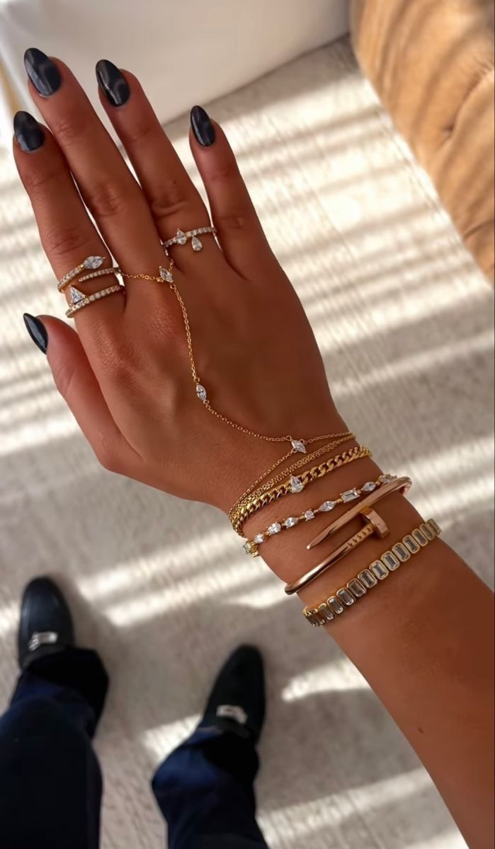 Hand chain bracelet