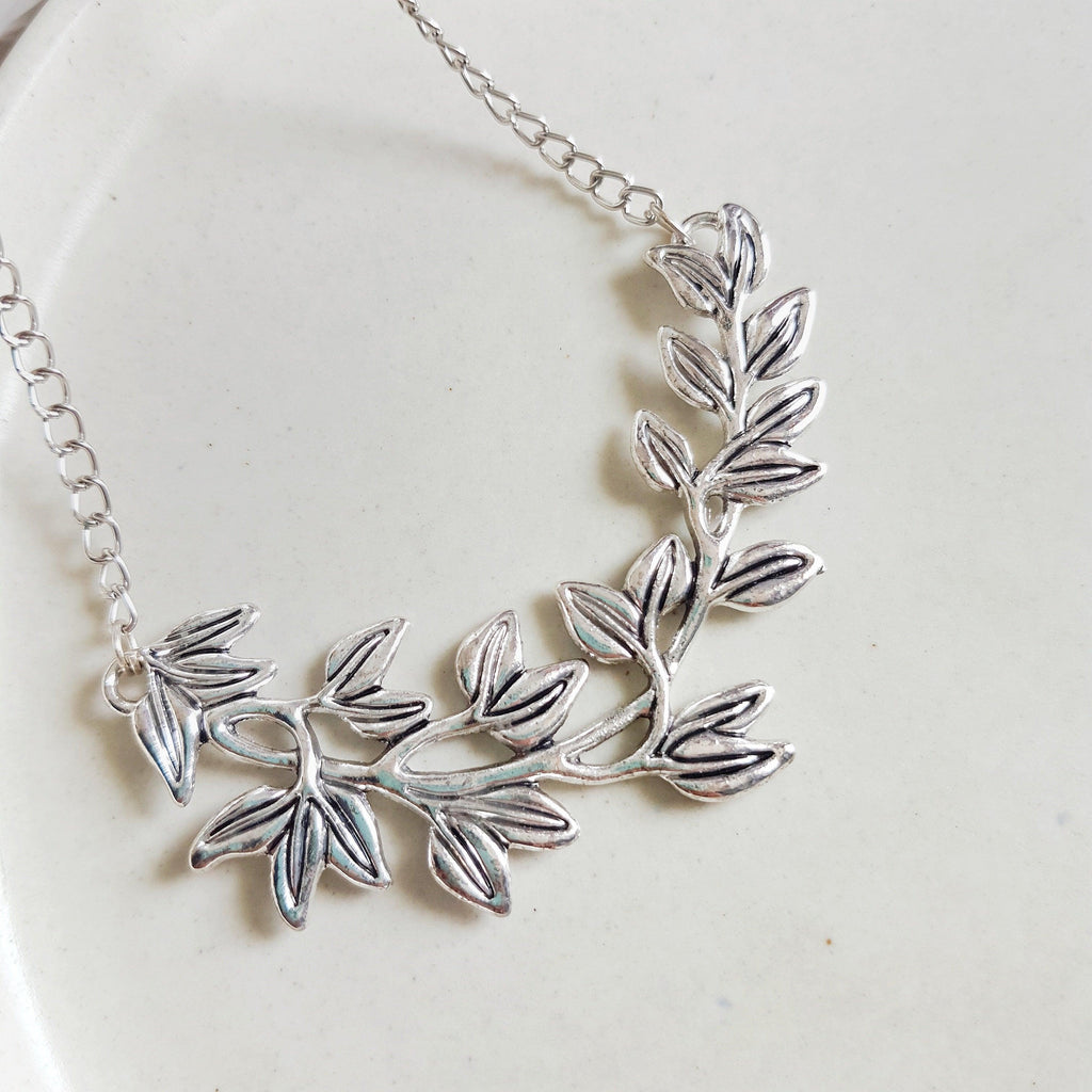 Kishu Leaf Long Chain Pendant - Rubinoo