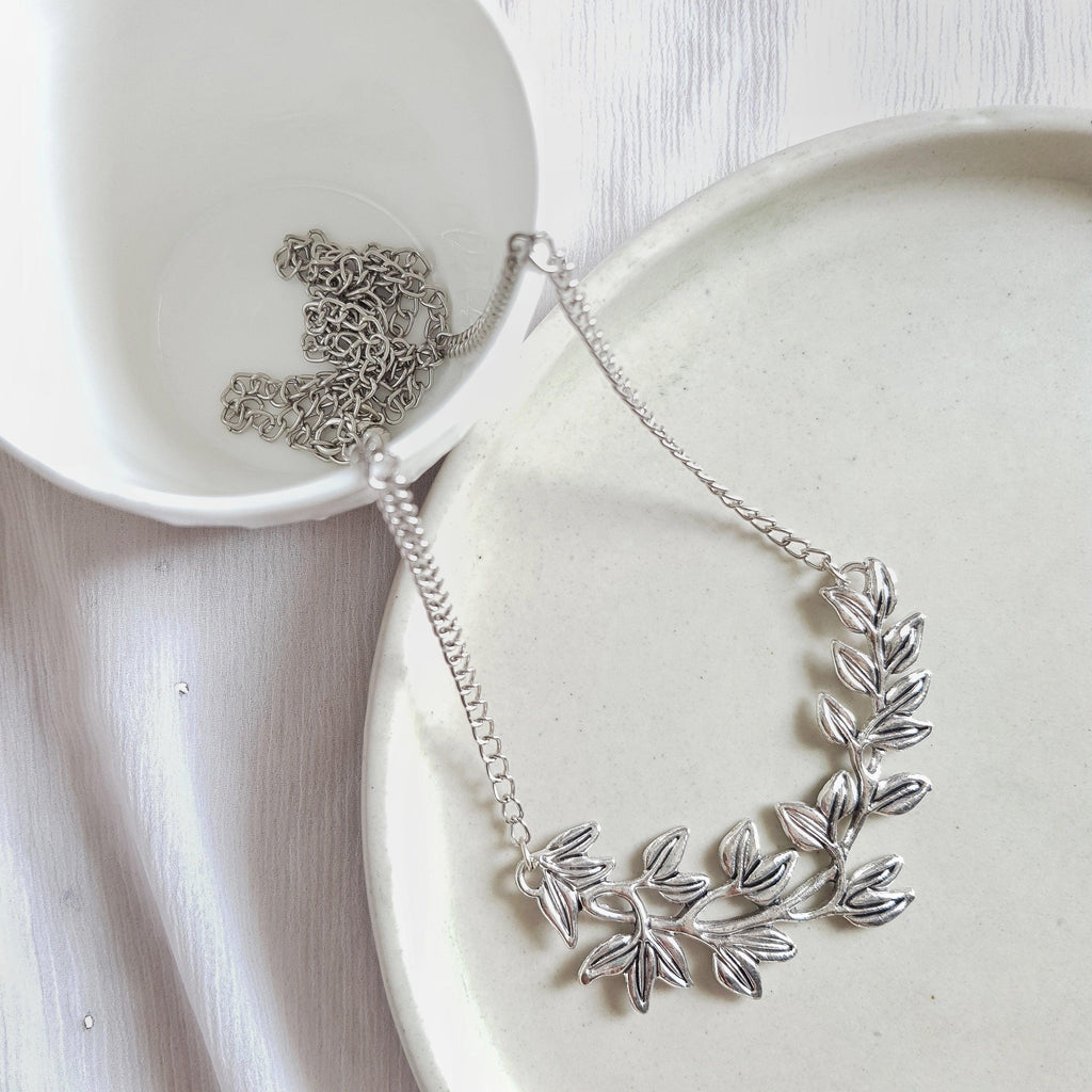Kishu Leaf Long Chain Pendant - Rubinoo