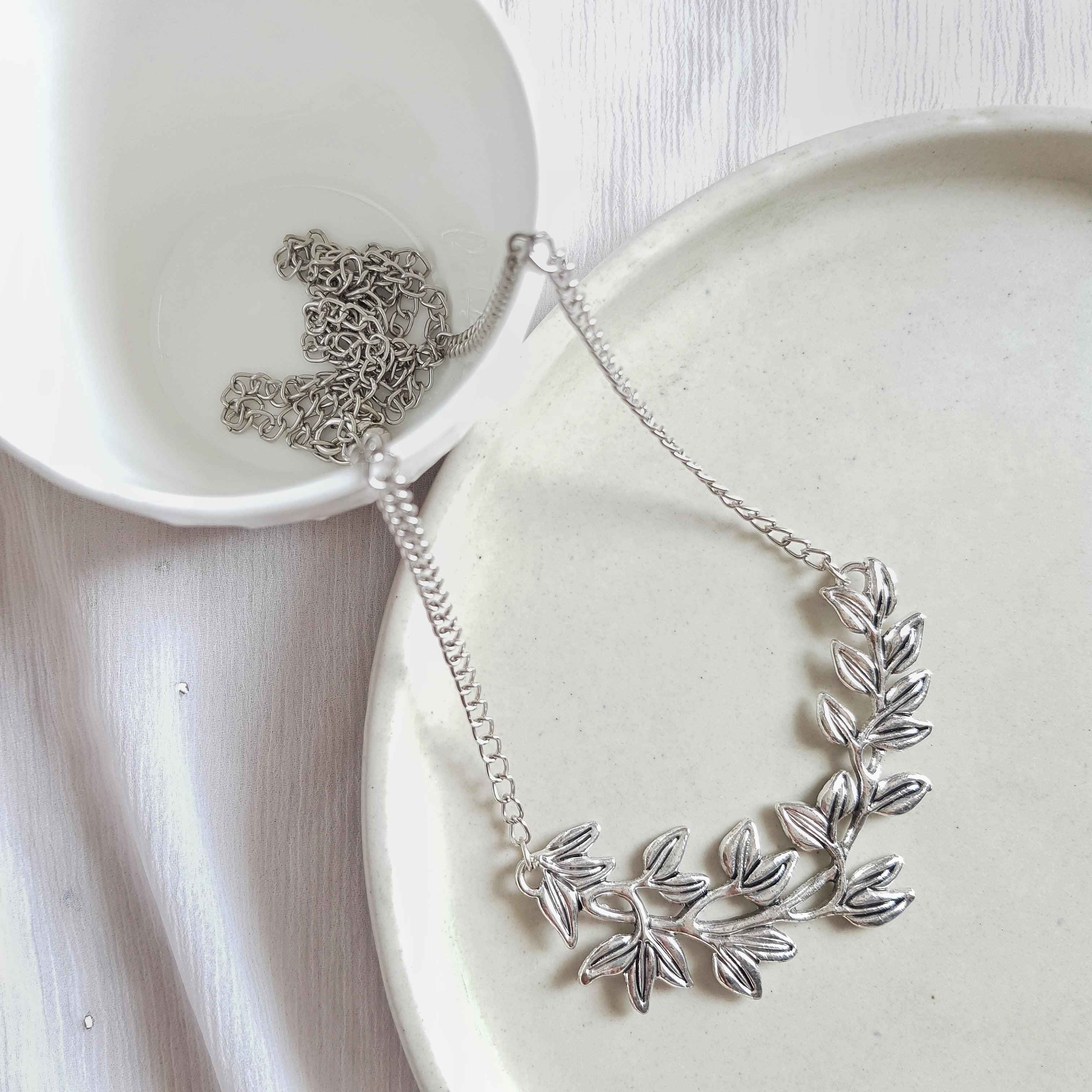 Kishu Leaf Long Chain Pendant - Rubinoo