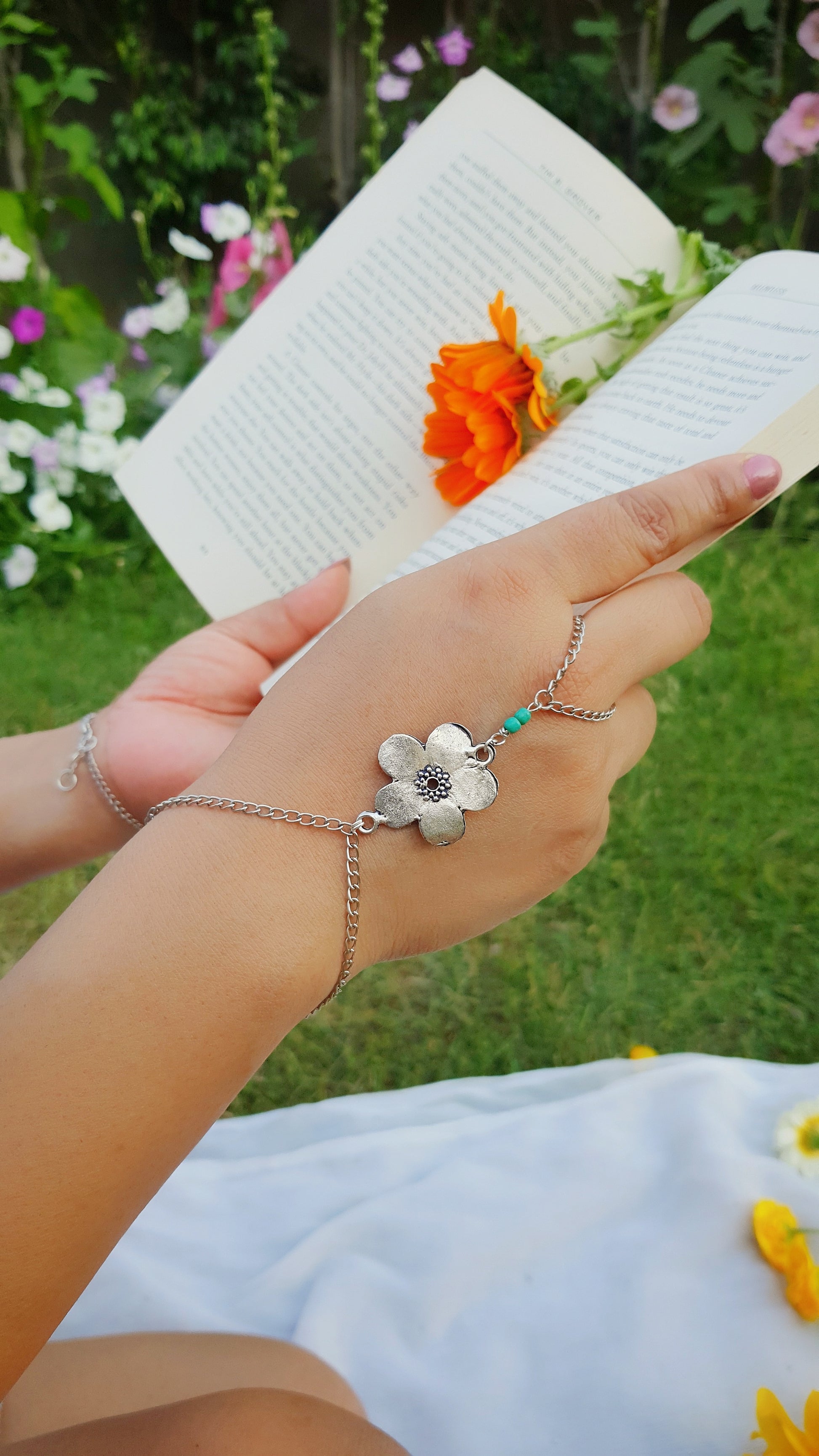 Ruhani hand chain