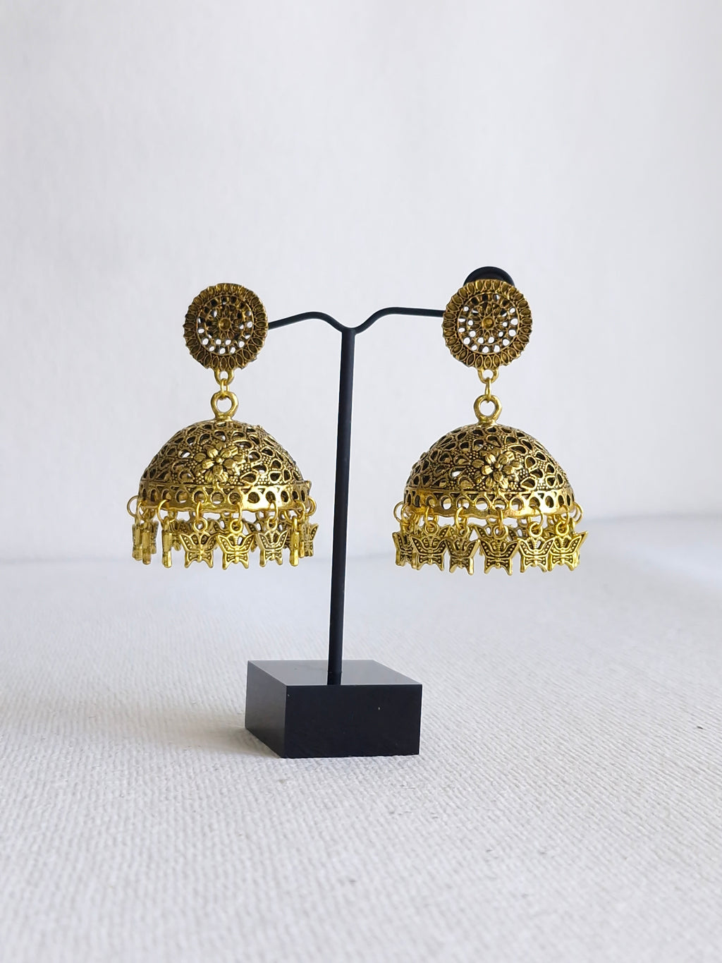 Naveli jhumka