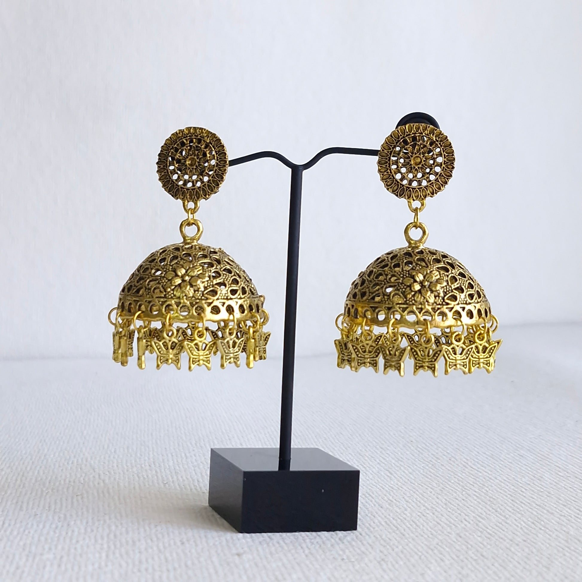Naveli jhumka