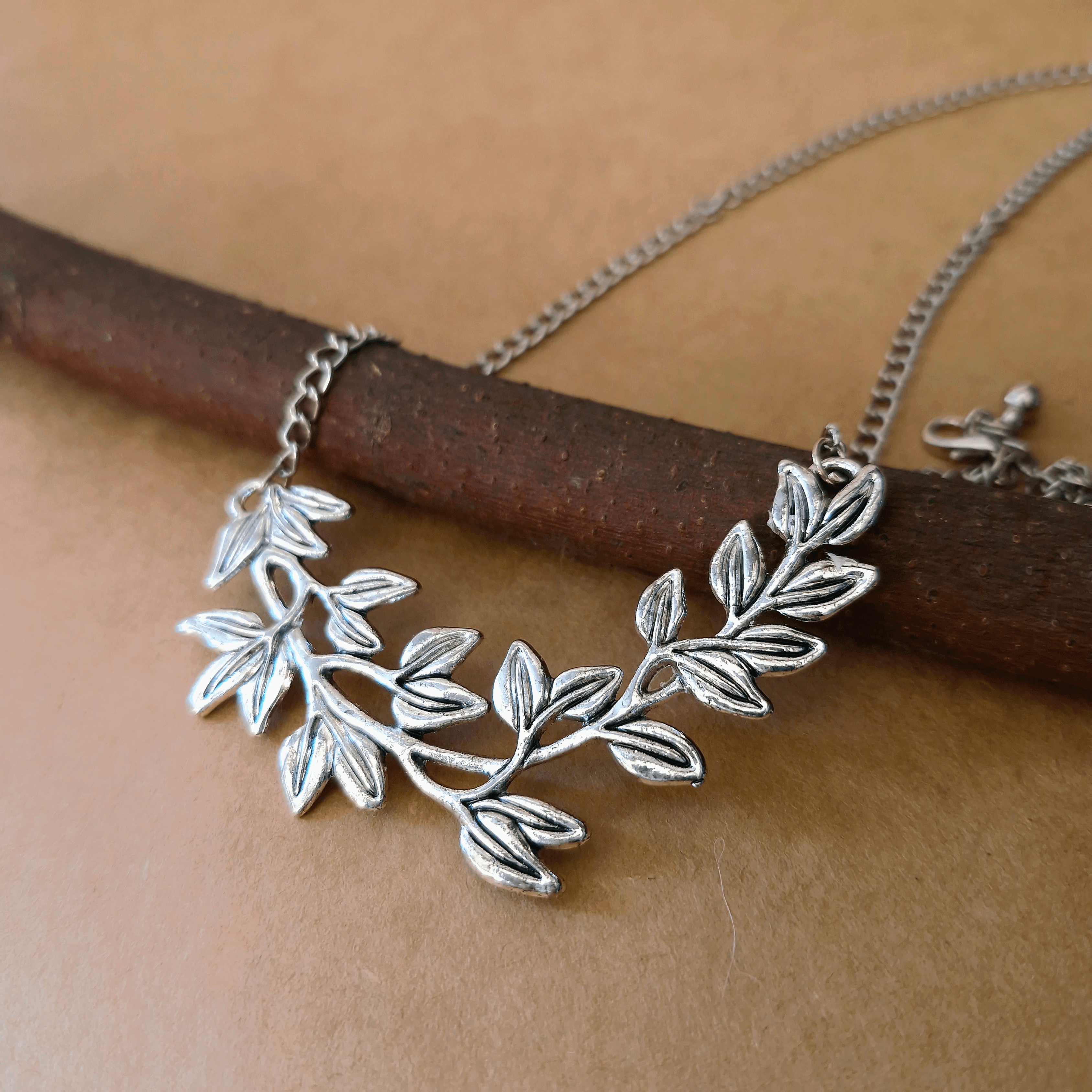 Kishu Leaf Long Chain Pendant - Rubinoo